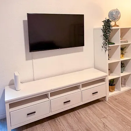 Modern & Stylish In Apartment Dusseldorf